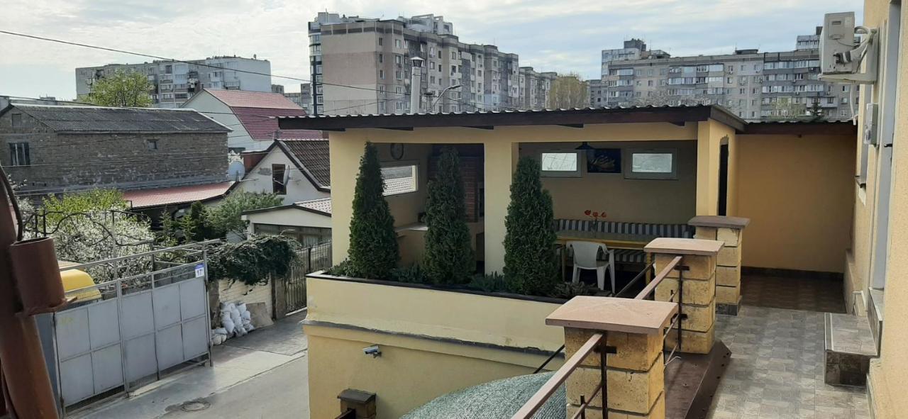 Апартаменты С Террасой И Гаражом Odessa Exterior foto